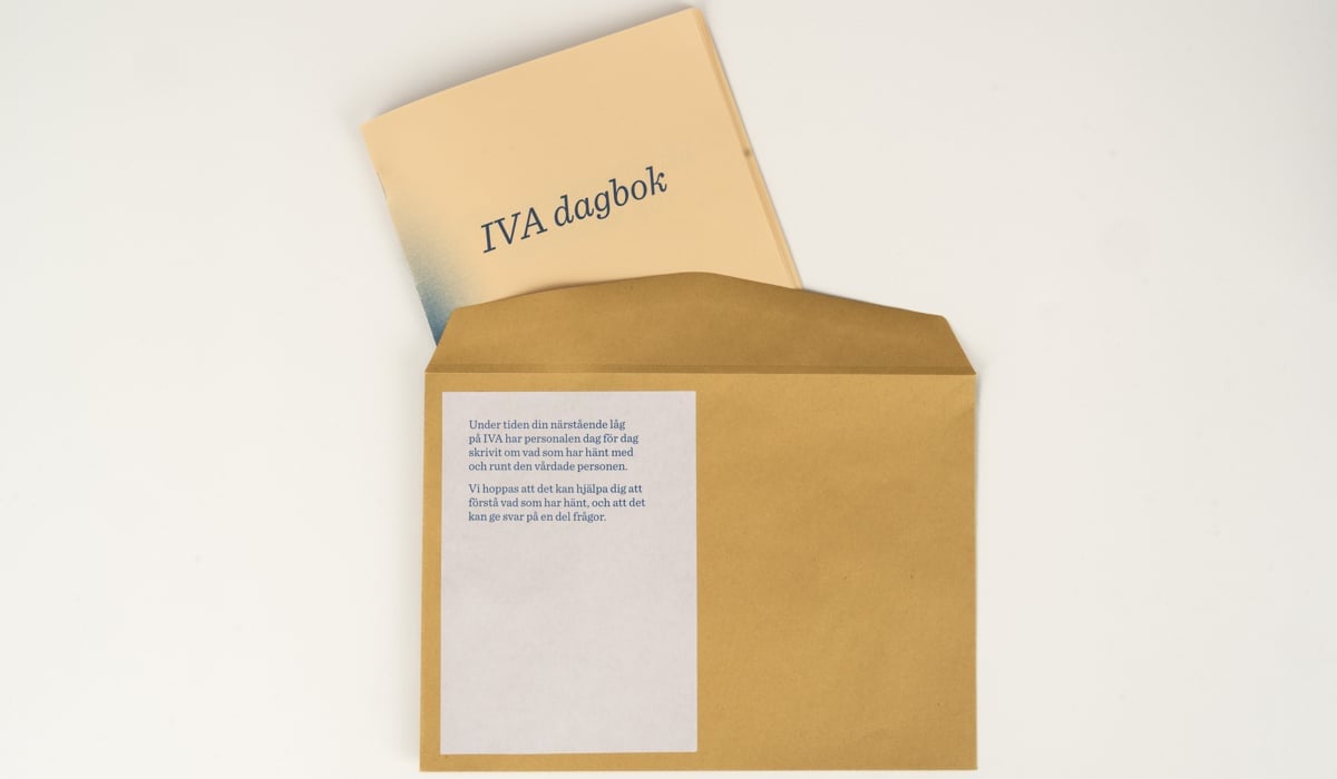 Bild på en IVA-dagbok i ett kuvert