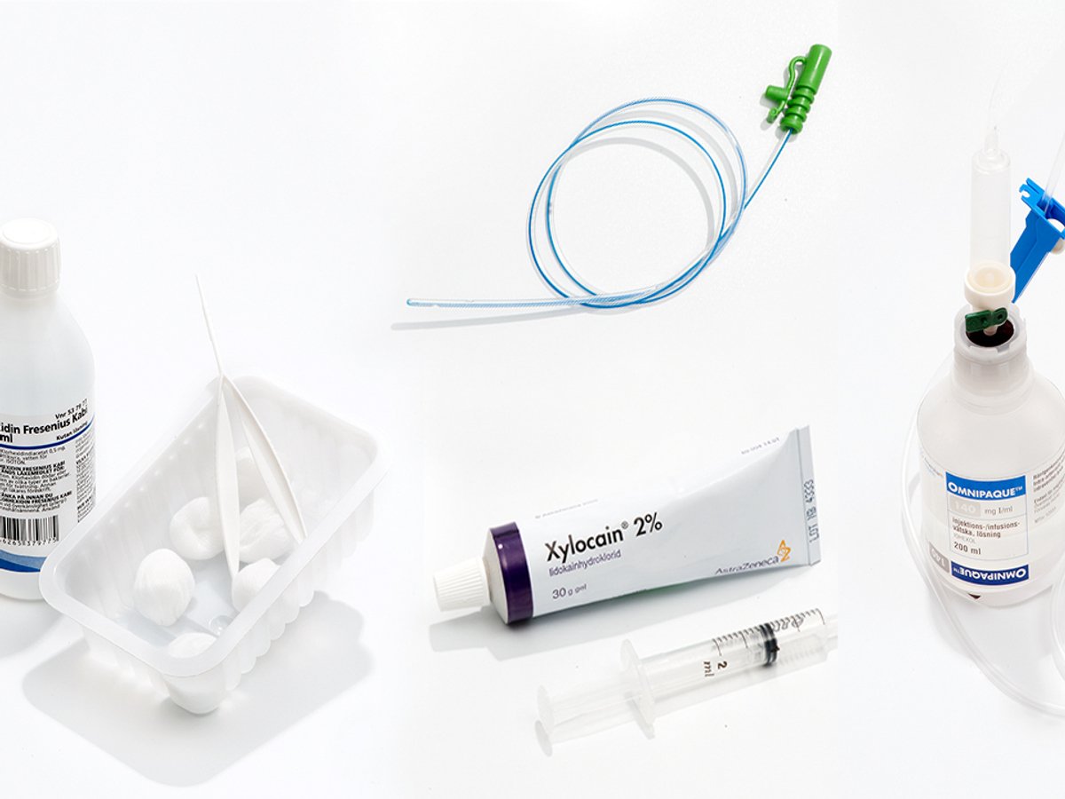 Bild på material och medicin som används under en röntgenbehandling