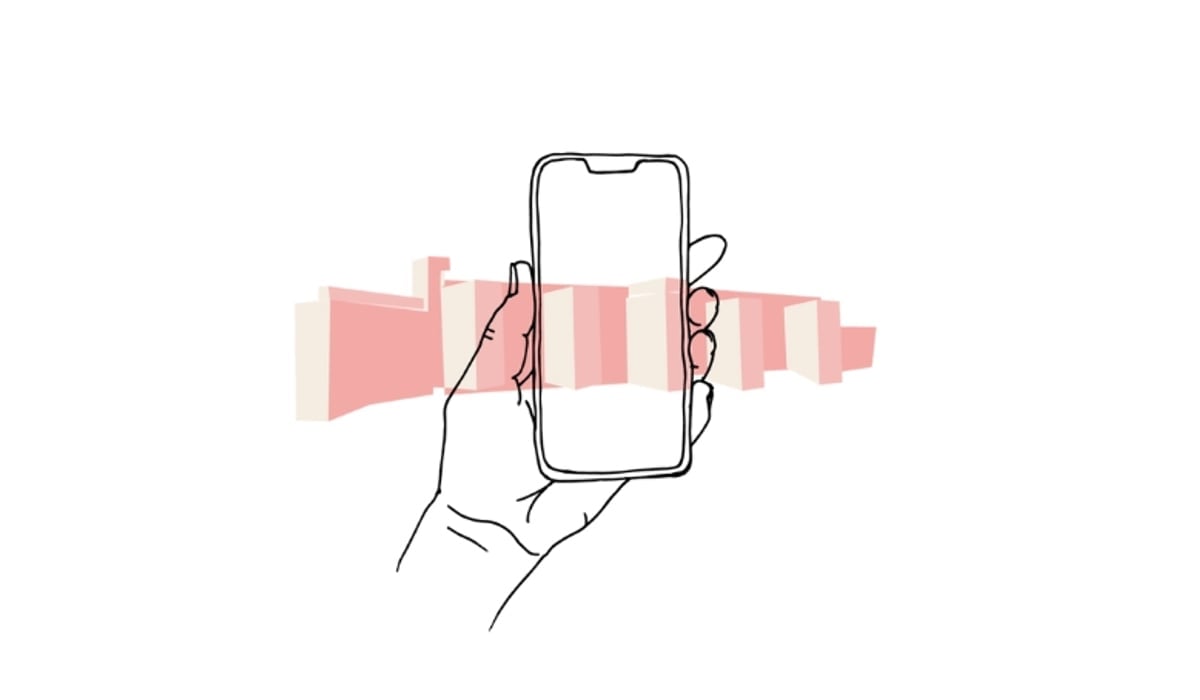 illustration hand håller telefon stiliserad sjukhusbyggnad i rosa och beige.