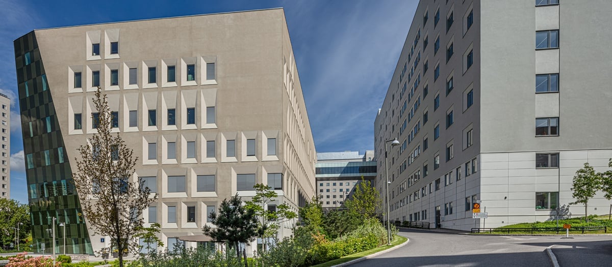 exteriör södersjukhus baksida med infart